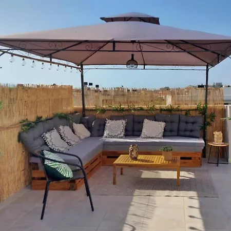 House & Roof Garden Appartamento Candia